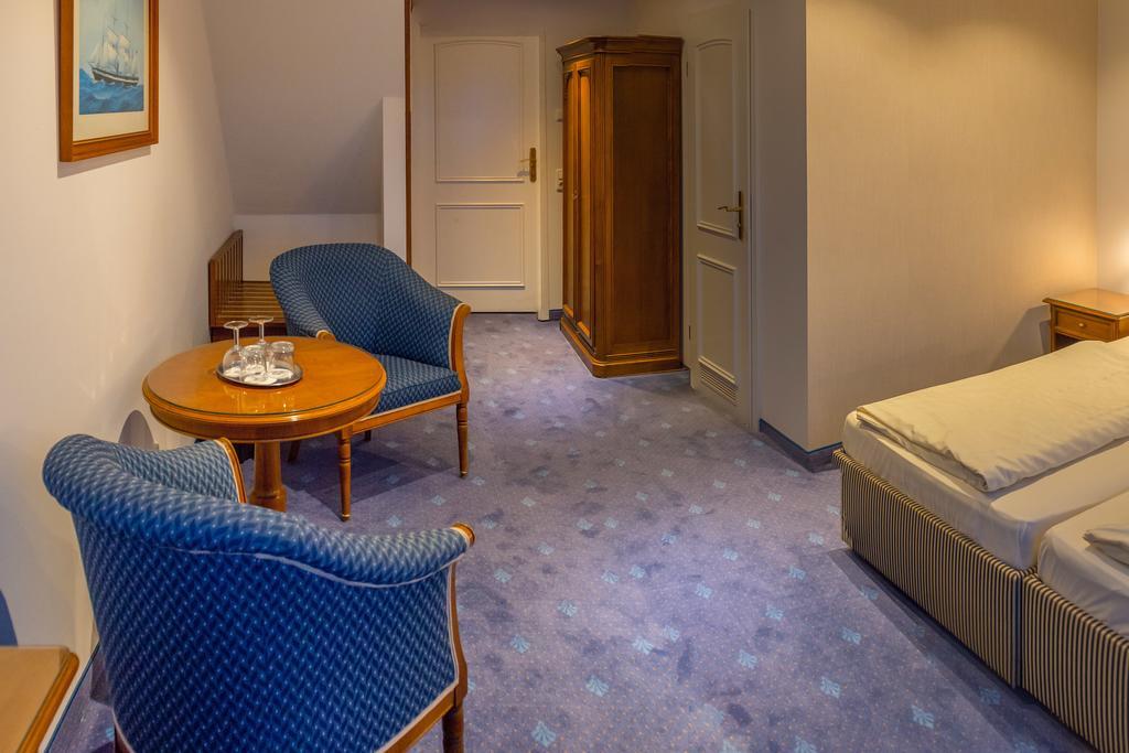 Hotel Am Yachthafen Waren  Eksteriør billede